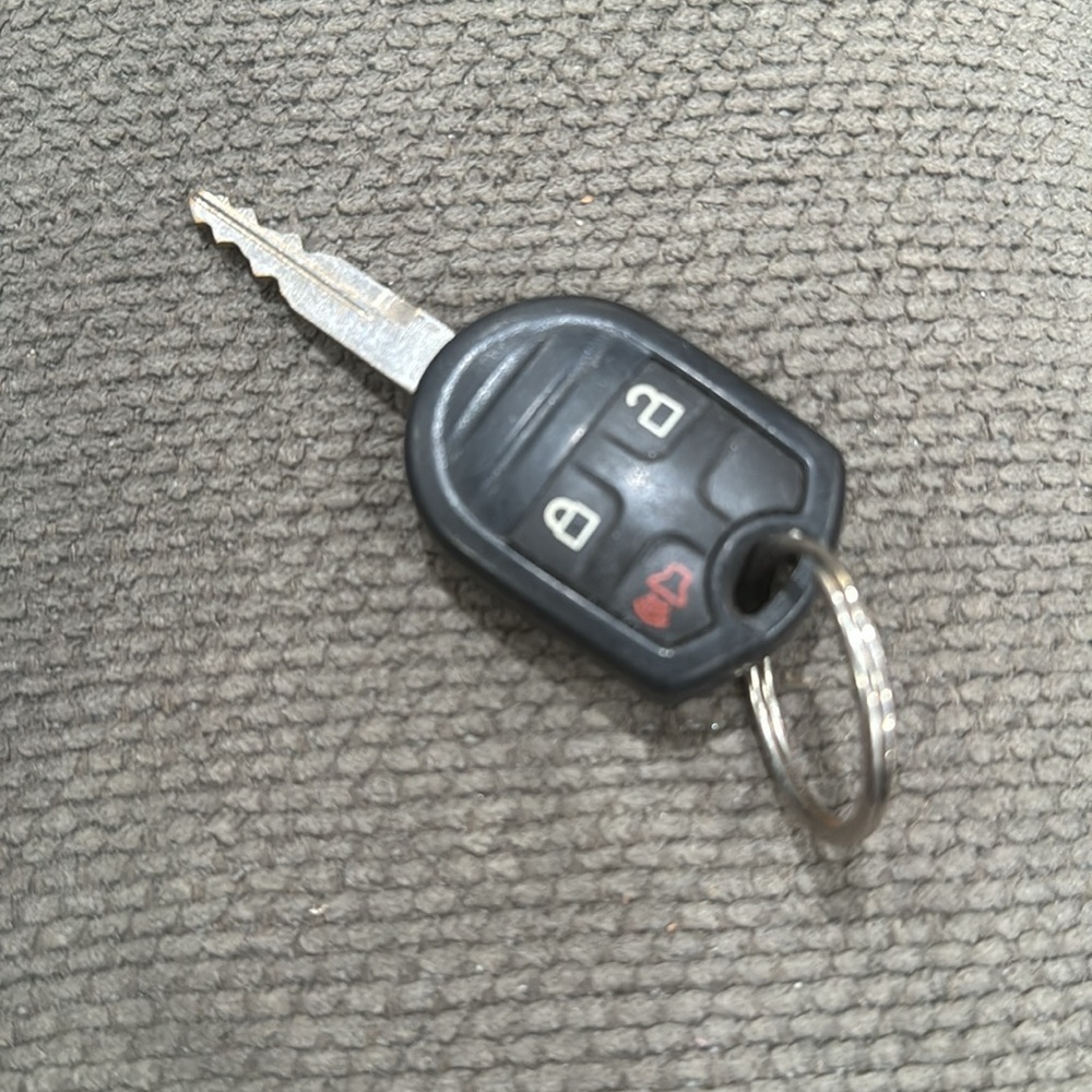 Ford Key Fob​​ - Picture 3 of 3